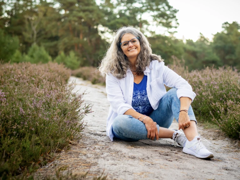 Christina draußen in der Natur